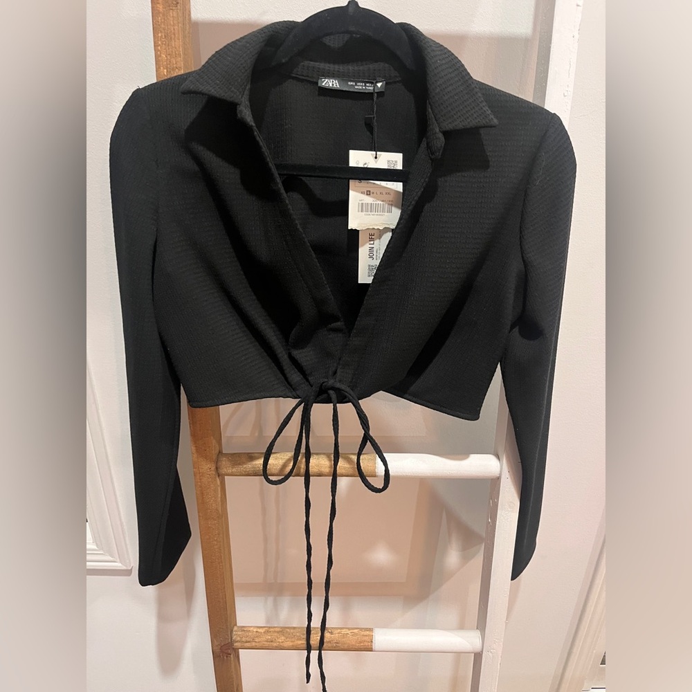 Black collar-crop shirt from Zara in size small.